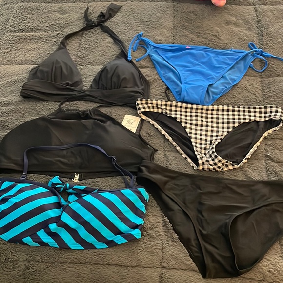 👙 Bundle of Misc. Bikini Tops and Bottoms👙 - Picture 1 of 5